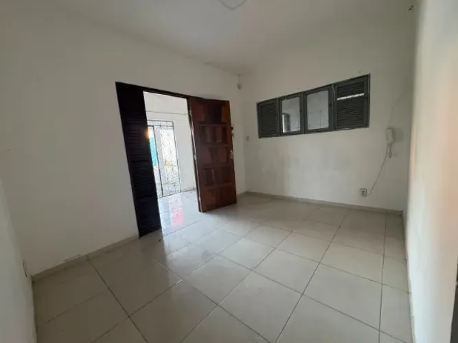 CASA COMERCIAL PARA LOCAÇÃO NOS BANCÁRIOS!