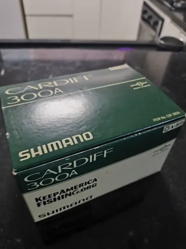 Carretilha Shimano Cardiff 300A