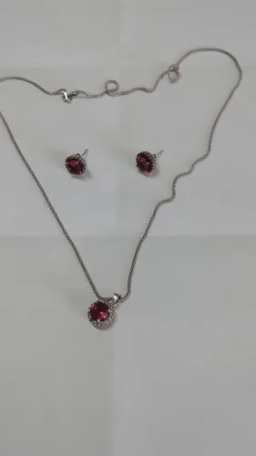 Colar e brincos