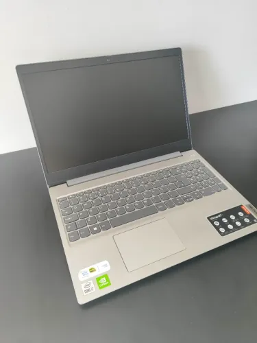 Notebook Lenovo i7 10ª Geração com placa de vídeo NVIDIA dedicada, ideal para trabalho, es