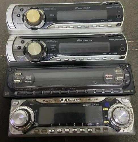 Lote frentes som Pioneer e Sony