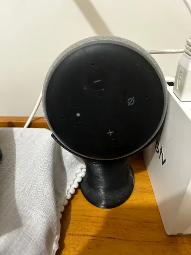 Echo Dot Amazon Alexa 3 geração (acompanha suporte) 