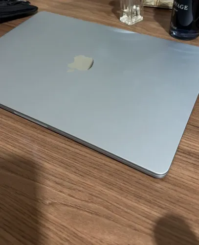 Macbook M5 Apple 2026 Air 15 - poucos dias de uso Novinho 512GB 16RAM