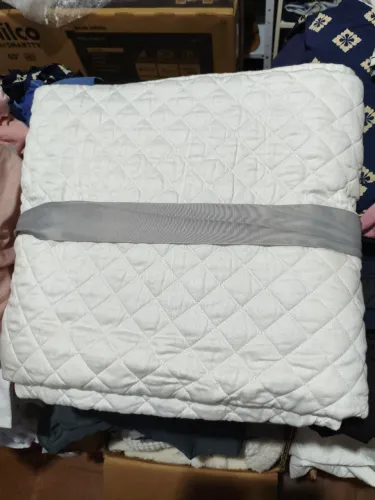 Colcha Casa Riachuelo 1,60x 2,40m com 1 porta travesseiro tam 50cmx70cm novo sem uso