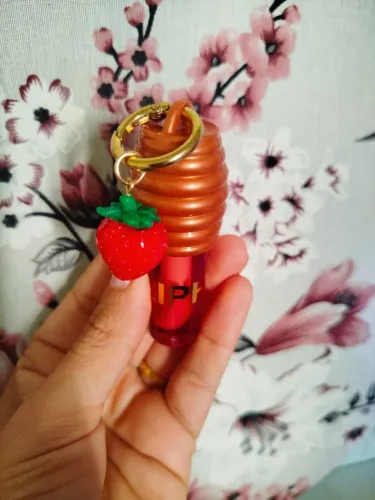 Vendo esse lindo gloss de morango chaveiro 