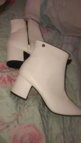 Vendo bota nunca usada
