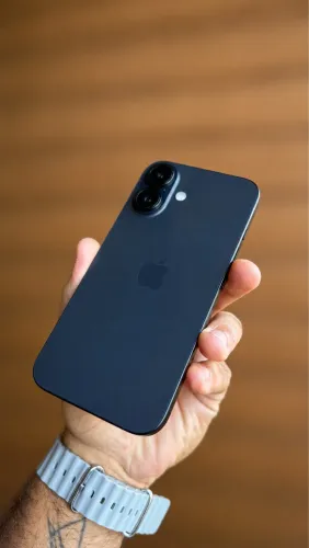 ? IPhone 16 128GB Preto