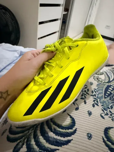 Chuteira adidas infantil 35