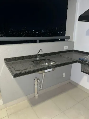 Bancada em mármore com cuba e torneiras inclusas NOVO