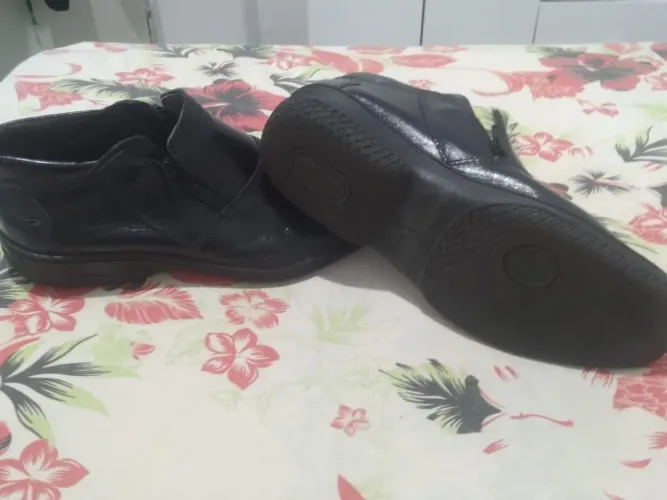 Bota cano curto estilo Social 