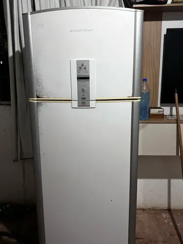 Vende-se Geladeira