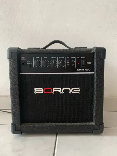 Cubo Amplificador Para Guitarra Borne Strike G30 Preto 15w
