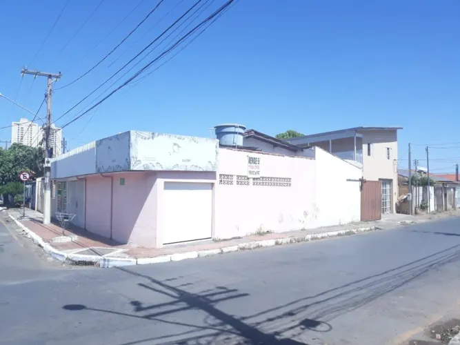 Vendo casa de esquina no grande terceiro