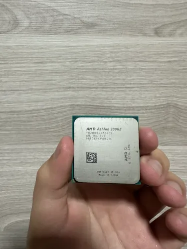 ATHLON 200 GE