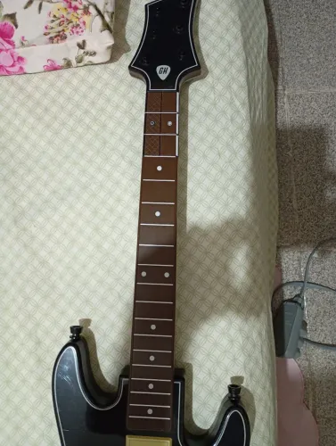 Vendo Guitarra do jogo Guitar hero Live para Xbox 360
