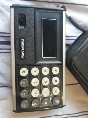 Calculadora Casio Mini Cm-601- anos70- nunca usada