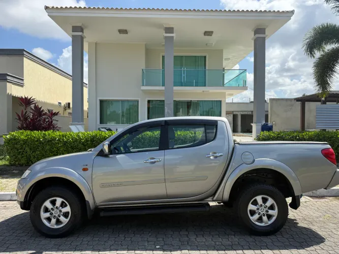 Mitsubishi L200 Triton HPE 3.2 CD TB Int.diesel AUT 2013