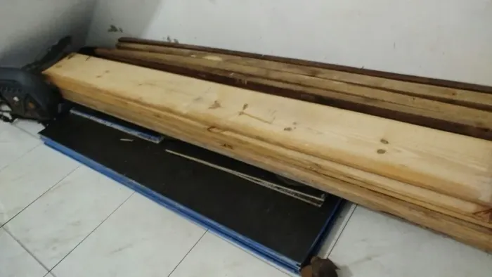 VENDE-SE MADEIRA E COMPENSADOS