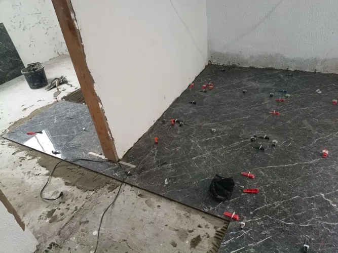 PISO CERÂMICA E PORCELANATO (AZULEJISTA)
