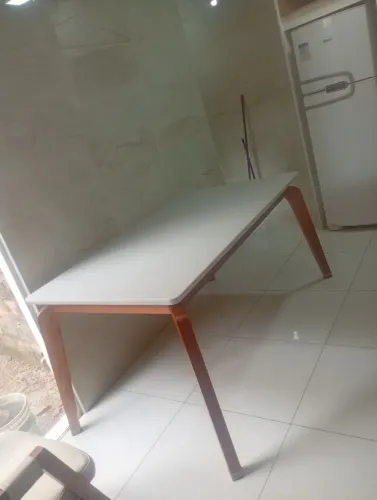 Mesa de Jantar Kappesberg em Madeira Maciça com Tampo de Vidro Off White 160cm