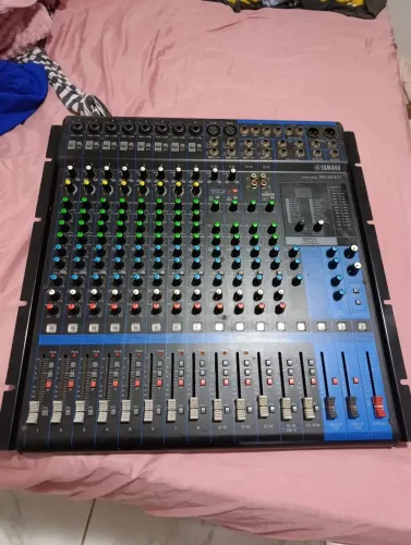 Mesa de som Yamaha xu 16 canais 