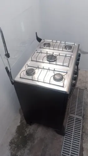 Fogão de 5 bocas semi novo