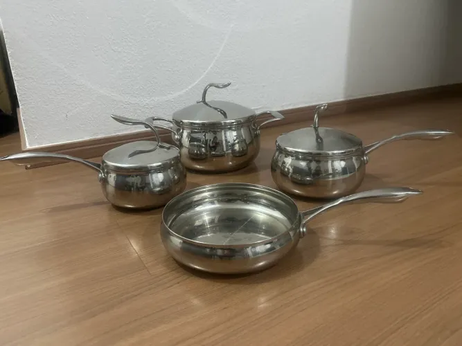 Vendo conjunto de panela Aço Inox 4 peças 