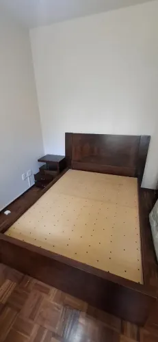 Conjunto de cama de casal + criado