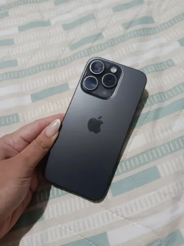 iPhone 15 Pro 512 GB nunca aberto