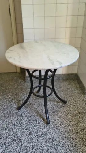 Mesa topo de mármore 80 x80 cm
