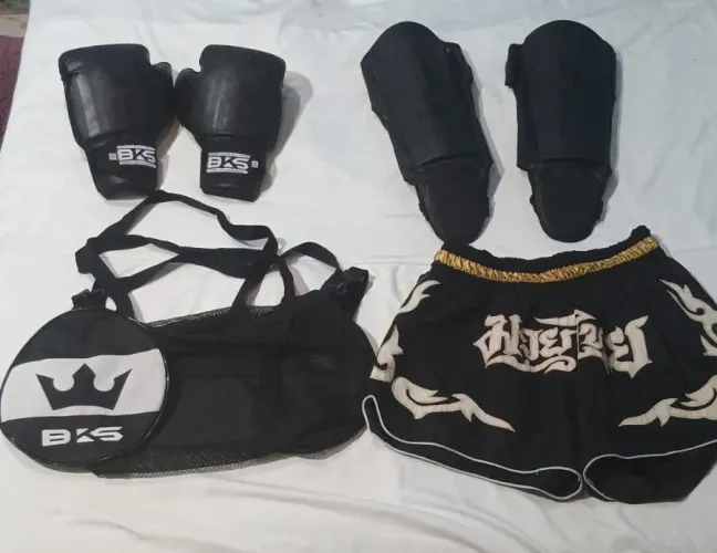 KIT MUAY THAI, LUVA, CANELEIRA, SHORT É BOLSA