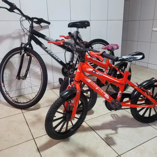 3 bicicleta em boas condições