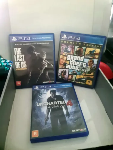 Kit 3 Jogos PS4 Originais - GTA V, The Last of Us e Uncharted 4
