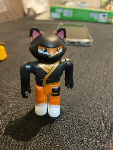Boneco gato roblox