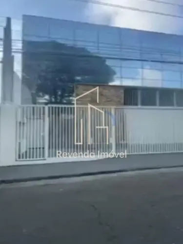 Galpão à venda em Santo André-SP, na Vila Palmares, com 715m² de área disponível. Venha co