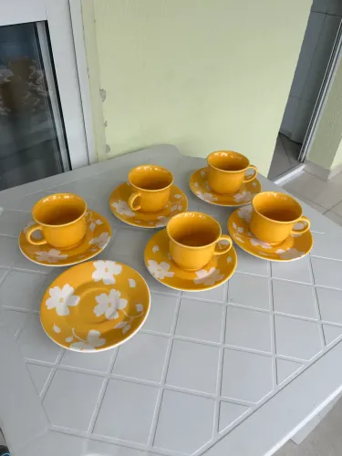Jogo 5 xícaras + 6 pires