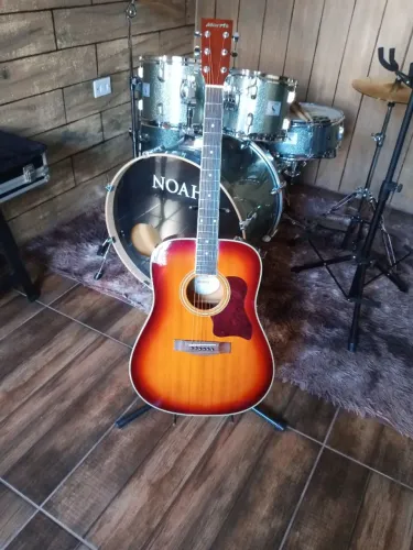 Violão eletro acústico (Morris série bl 08218)