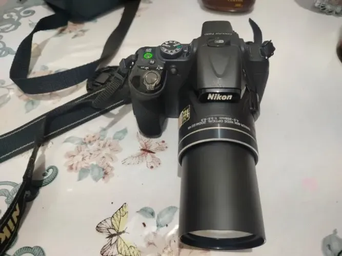 câmera Nikon P600