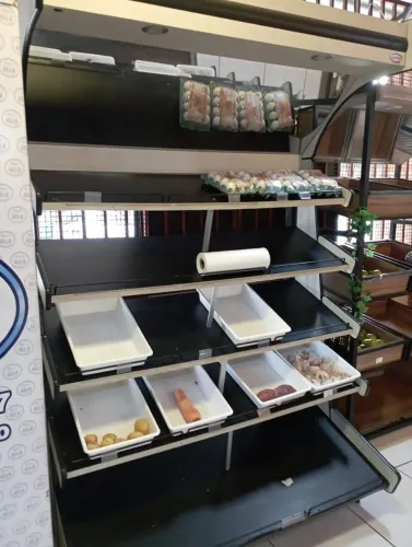 Vende-se Expositor Multiuso para Pães ou Hortifruti