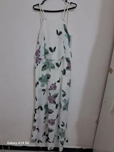 Vestido Rvinte Branco com flores