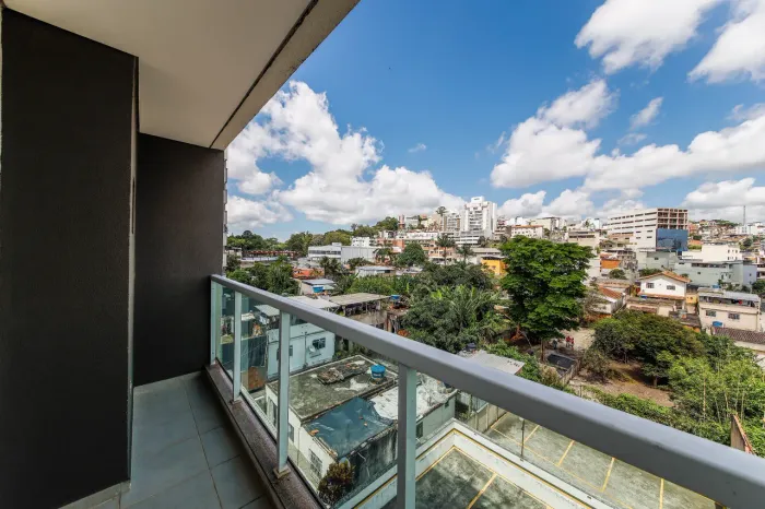 Apartamento com sacada pertinho da UFJF para venda