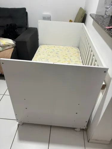Berço/Cama + Colchão. * Berço Americano 2 em 1.