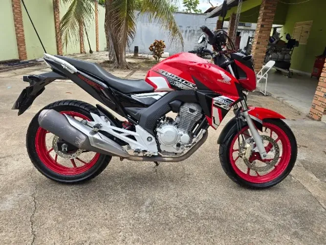Honda CB 250 TWISTER 2021