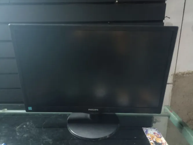 Monitor Philips 22 polegadas led com HDMI é VGA top sem detalhes funcionando 