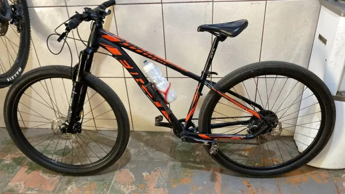 Bicicleta 15,5 first 10 velocidade Câmbio e freio Shimano