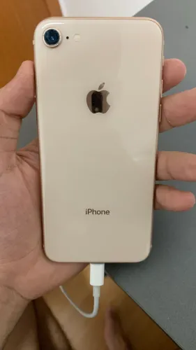 Celular iPhone 8