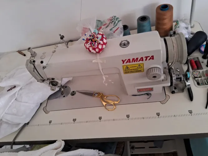 Máquina de costura industrial