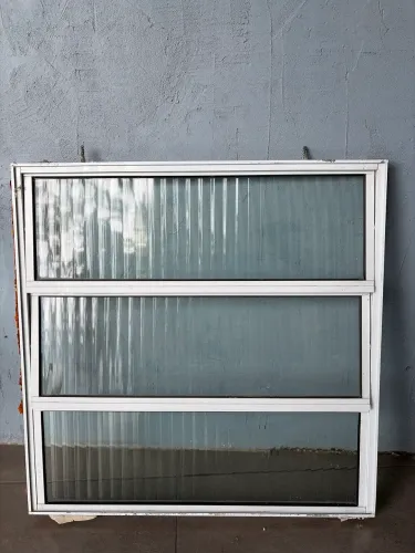 Janela basculante para banheiro 60x60