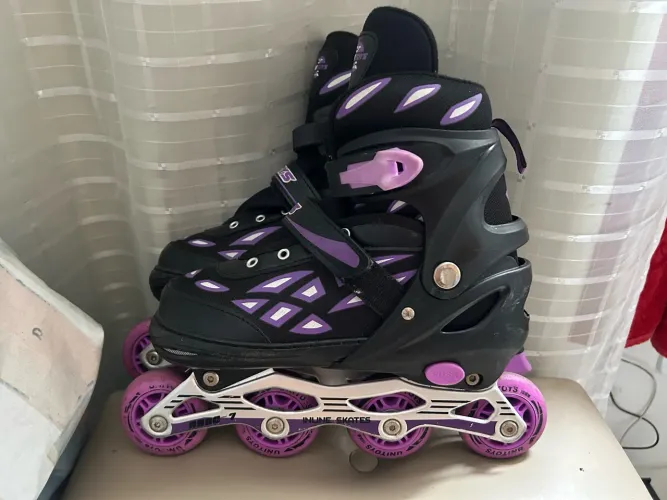 Vendo Patins UniToys (Não acompanha o cadarço).