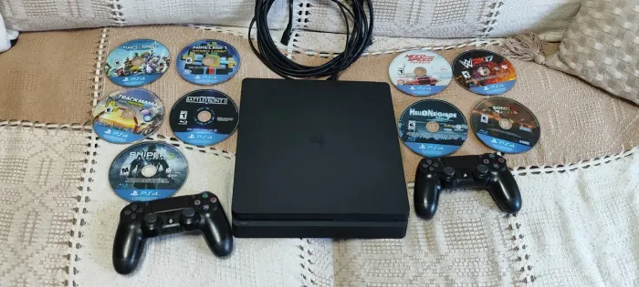 Ps4 slim com 9 jogos
